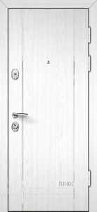 Входная белая снаружи дверь New Art с накладной панелью модерн №28 внешняя - фото